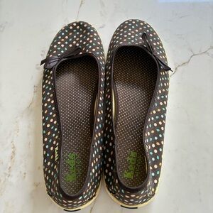 Keds Women's Brown Polka Dot Flats. Size 11 EUC slip on/easy to wear! Spring!